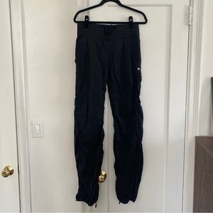 Lululemon dance to street pants size 8